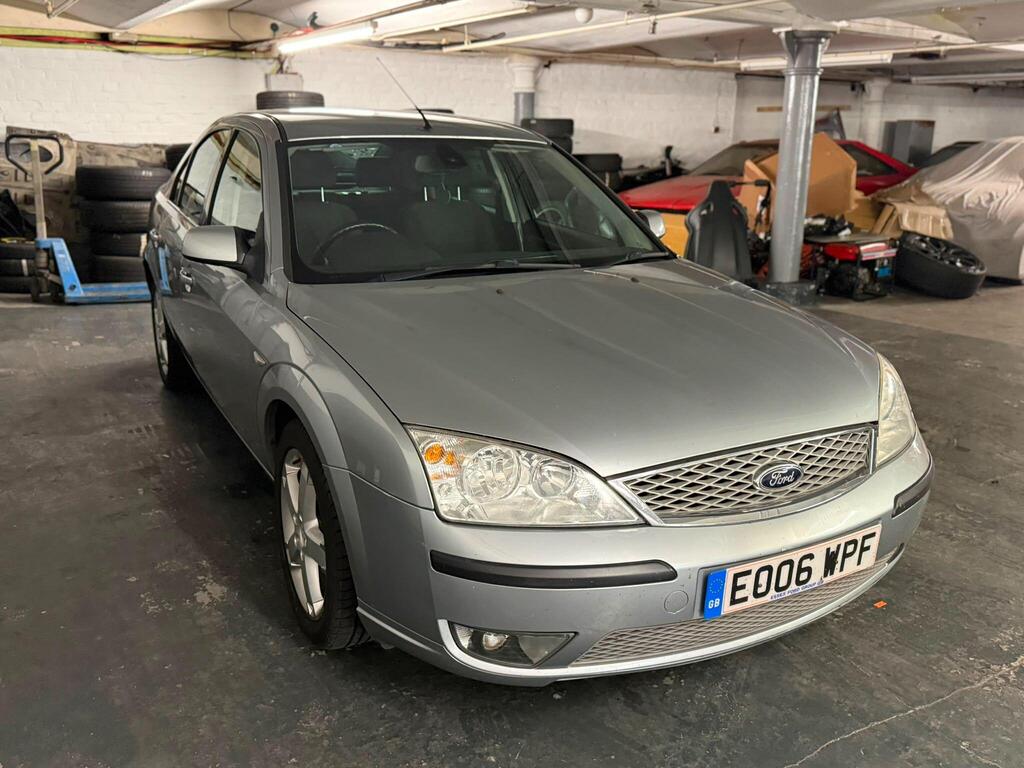 Ford Mondeo Hatchback 2.0 LX 5dr