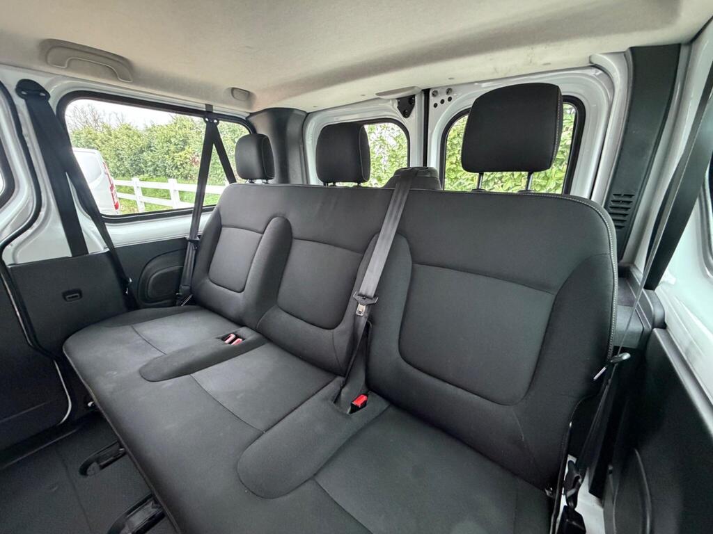 2019 Renault Trafic thumbnail 30