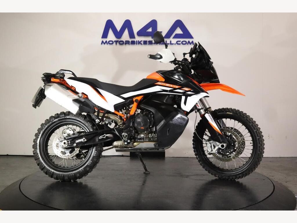 KTM 890 Adventure