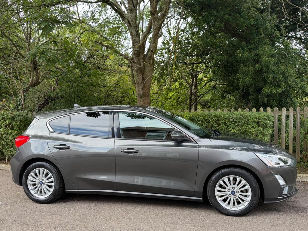 Ford Focus Hatchback 1.0T EcoBoost Titanium Euro 6 (s/s) 5dr