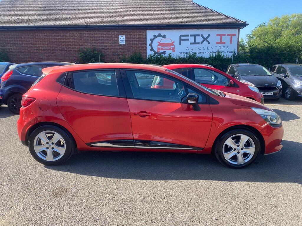 Renault Clio Hatchback 1.2 16V Dynamique MediaNav Euro 5 5dr