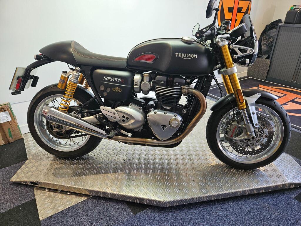 Triumph Thruxton 1200 R