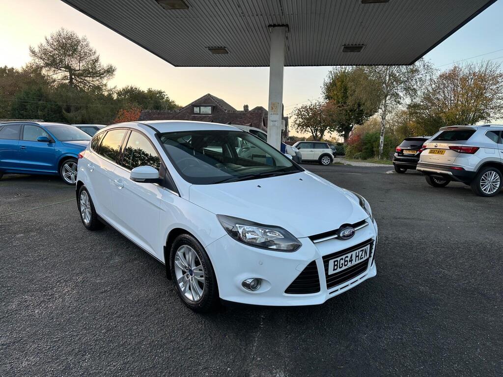 Ford Focus Hatchback 1.0T EcoBoost Titanium Navigator Euro 5 (s/s) 5dr