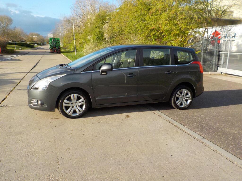 Peugeot 5008 MPV 1.6 HDi Active Euro 5 5dr