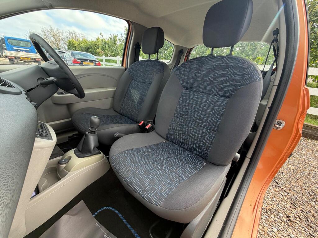 2010 Renault Twingo thumbnail 26