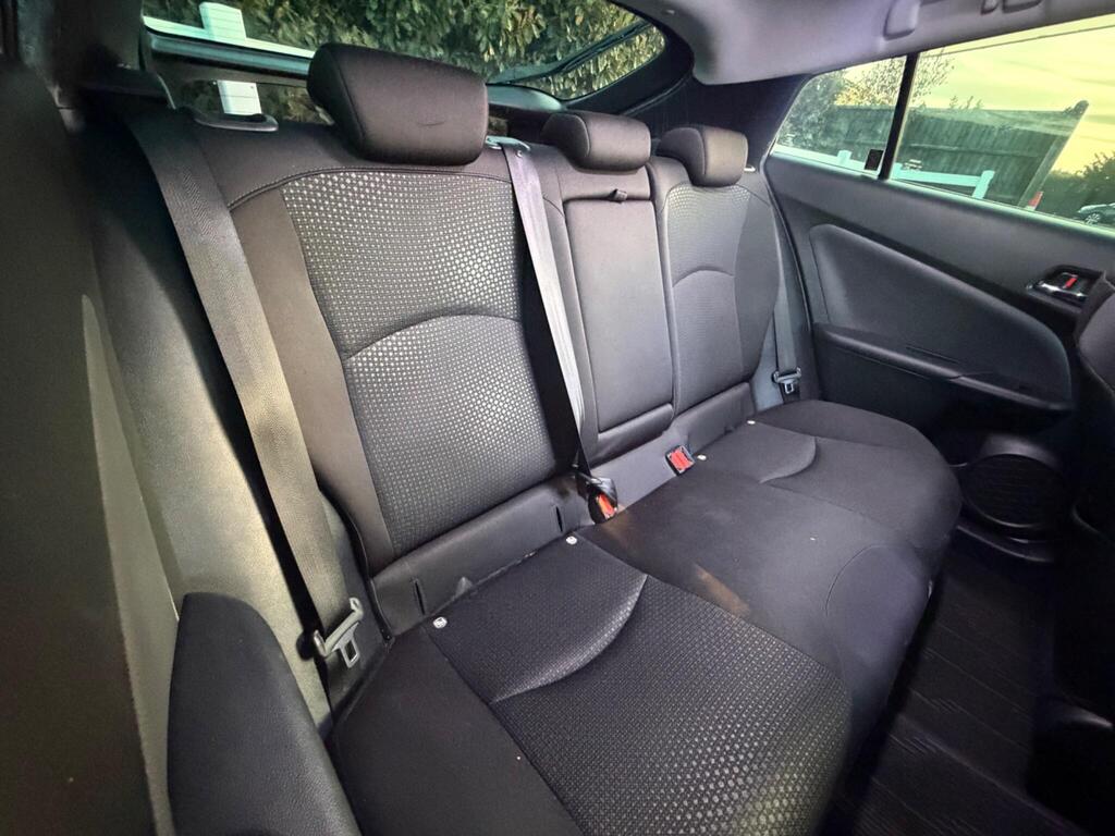 2019 Toyota Prius thumbnail 18