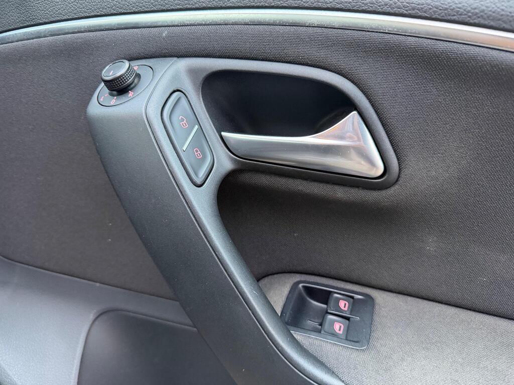 2015 Volkswagen Polo thumbnail 22