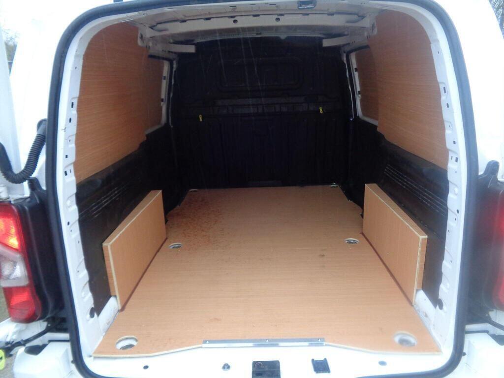 Vauxhall Combo Panel Van 1.5 Turbo D 2300 Sportive L2 H1 Euro 6 (s/s) 4dr