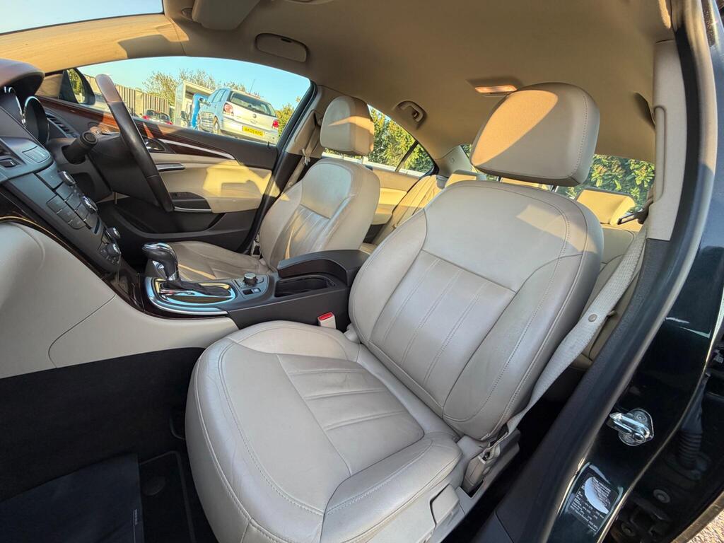 2010 Vauxhall Insignia thumbnail 35