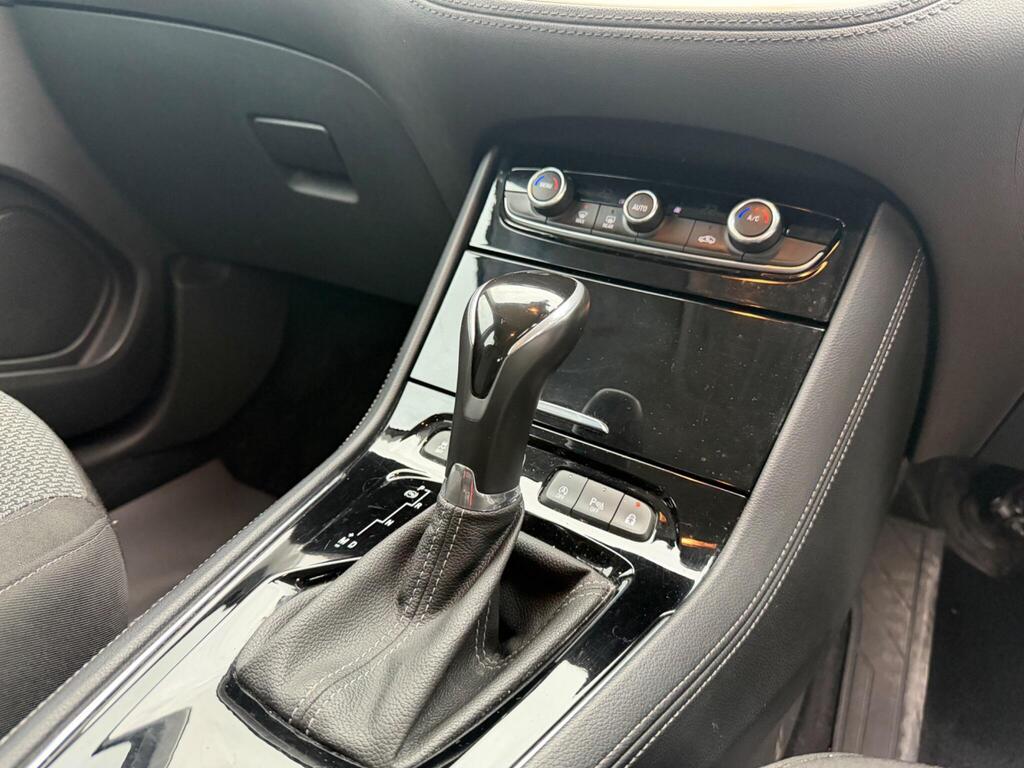 2018 Vauxhall Grandland X thumbnail 18