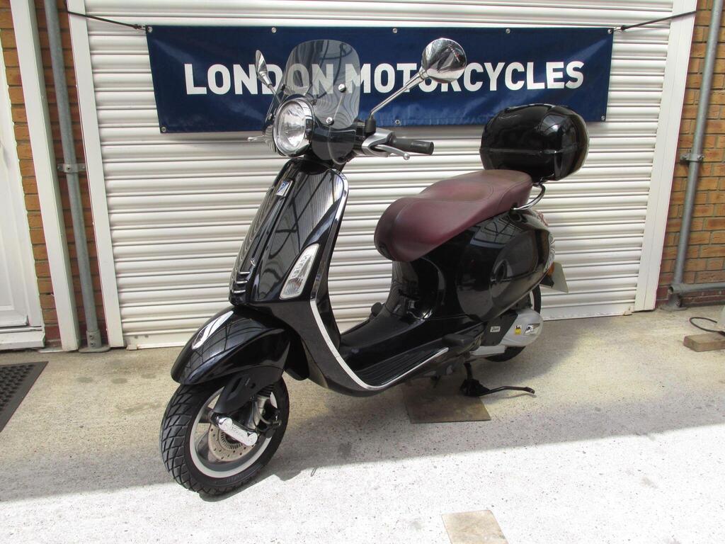 Piaggio Vespa Primavera 125