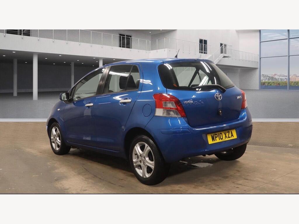 2010 Toyota Yaris thumbnail 3