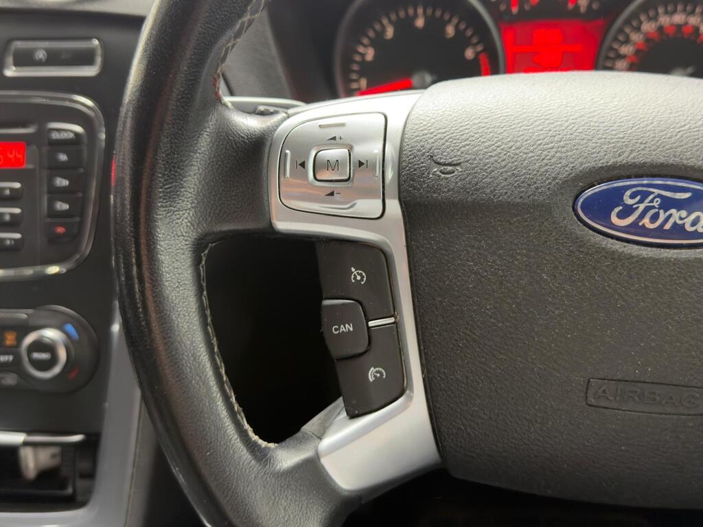 2012 Ford Mondeo thumbnail 21