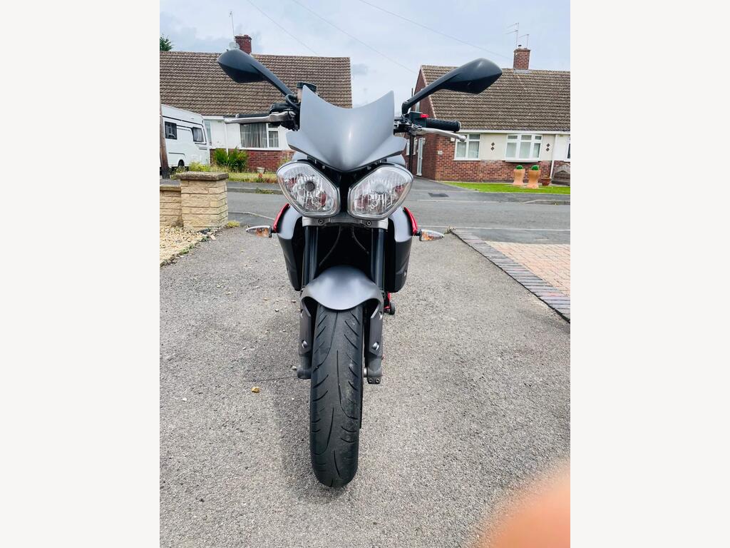 Triumph Street Triple 675