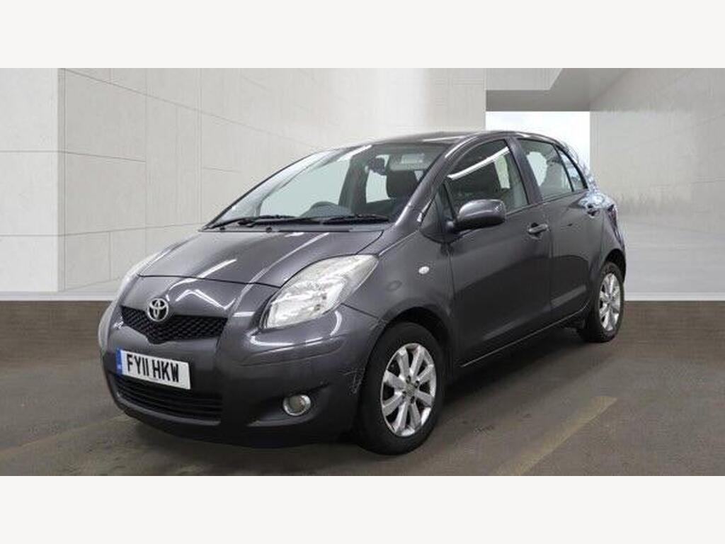 2011 Toyota Yaris thumbnail 3