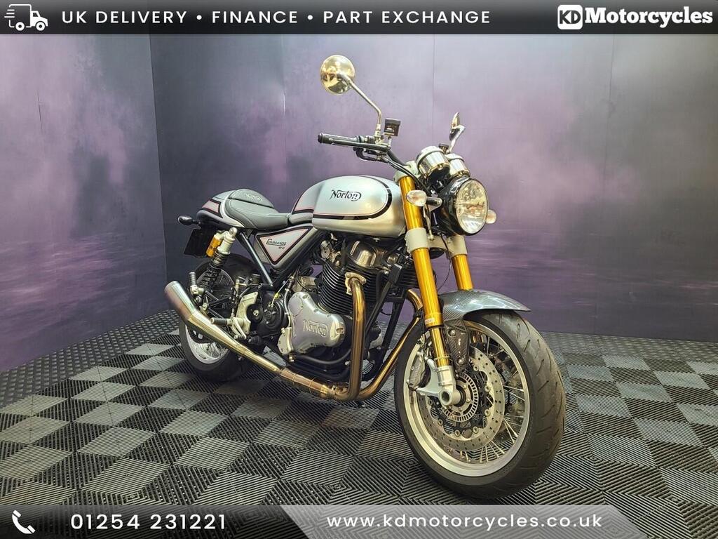 Norton Commando 961