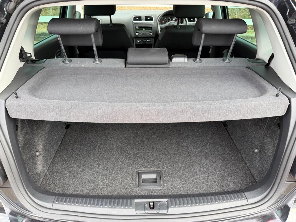 2013 Volkswagen Polo thumbnail 28