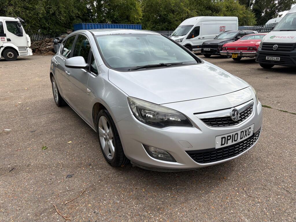 Vauxhall Astra Hatchback 1.6 16v SRi Euro 5 5dr