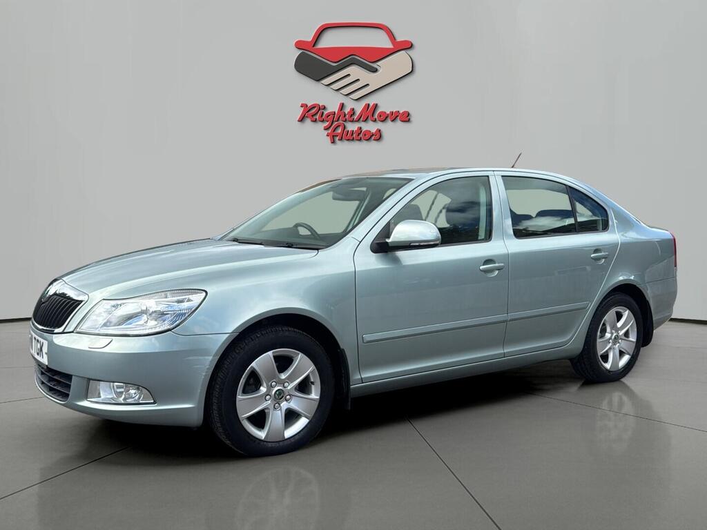 Skoda Octavia Hatchback 1.6 MPI Elegance Euro 5 5dr