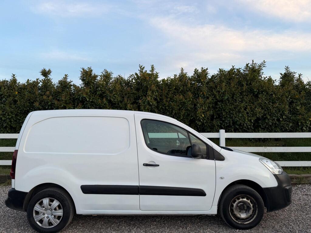 2017 Peugeot Partner thumbnail 13