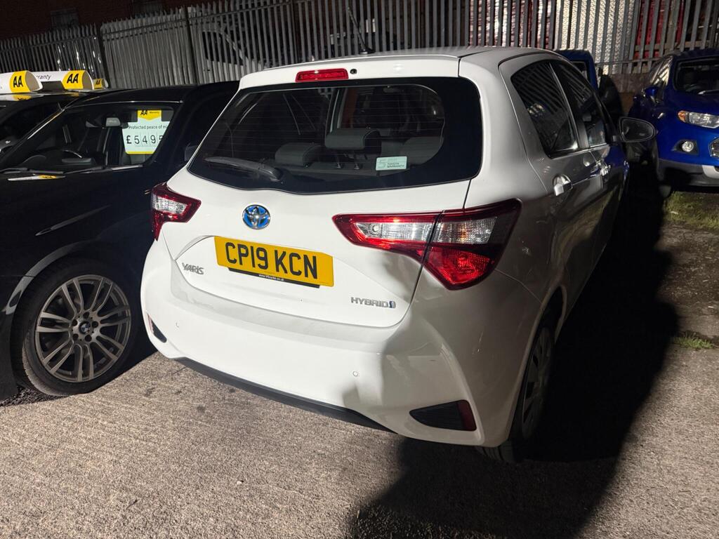 Toyota Yaris Hatchback 1.5 VVT-h Active E-CVT Euro 6 (s/s) 5dr