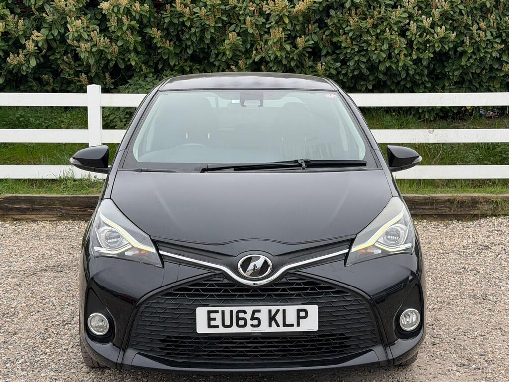 2016 Toyota Yaris thumbnail 5