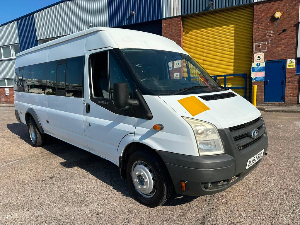 Ford Transit Minibus 2.4 TDCi 430 Duratorq RWD L4 H2 4dr (DRW)