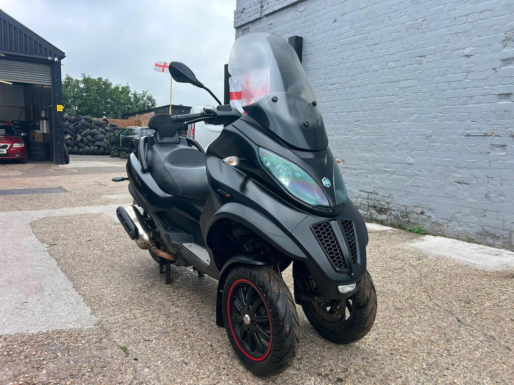 Piaggio MP3 500