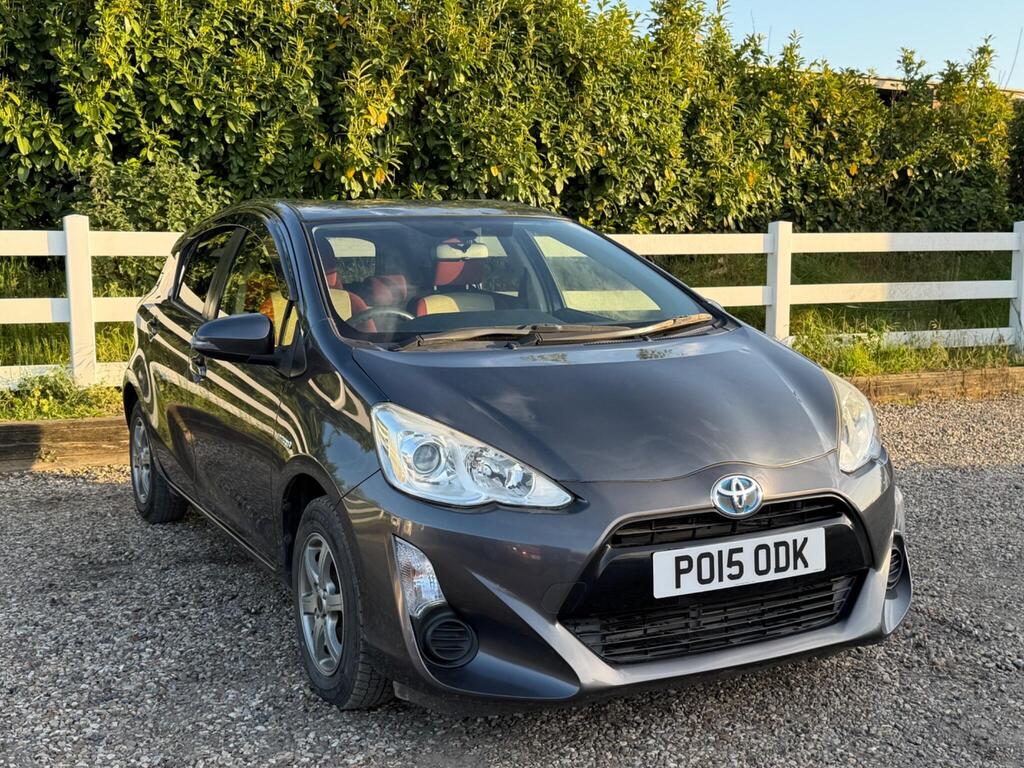 2015 Toyota Aqua thumbnail 4