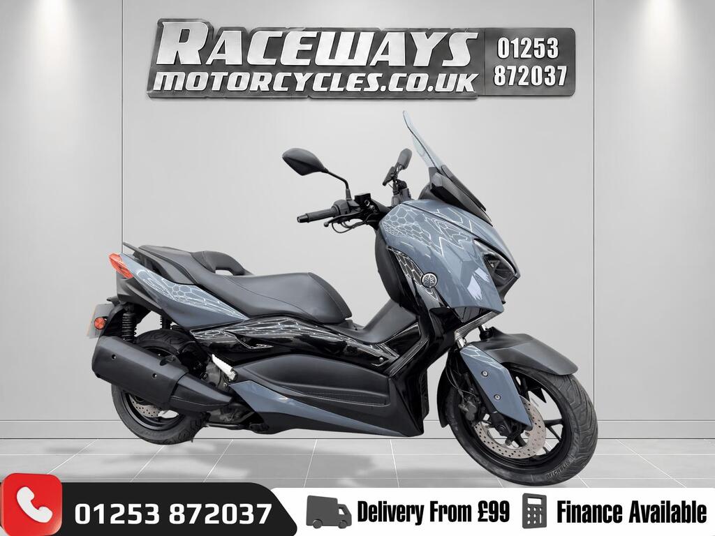 Yamaha XMAX 300