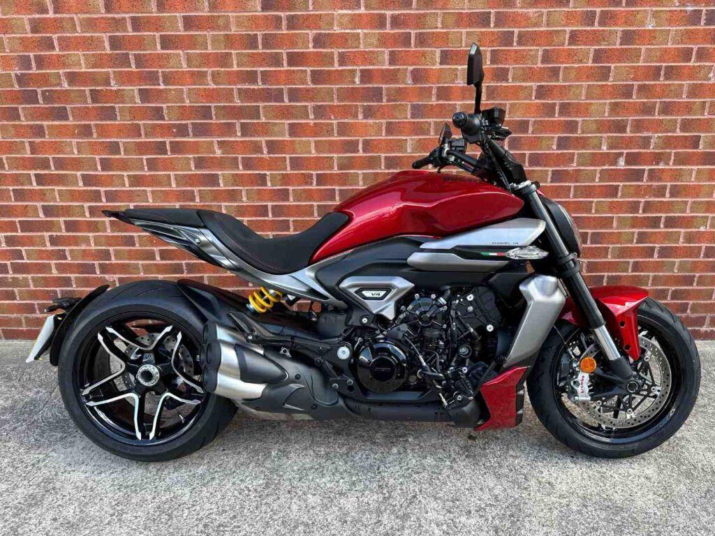 Ducati Diavel V4