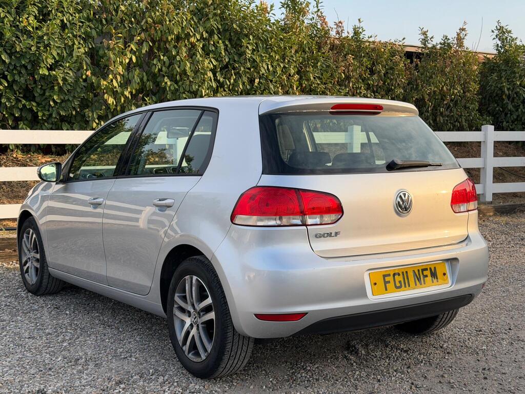 2011 Volkswagen Golf thumbnail 9