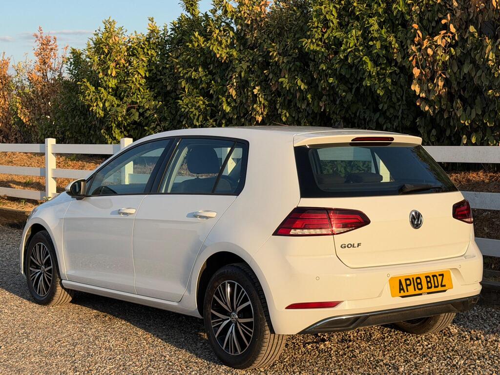2018 Volkswagen Golf thumbnail 9