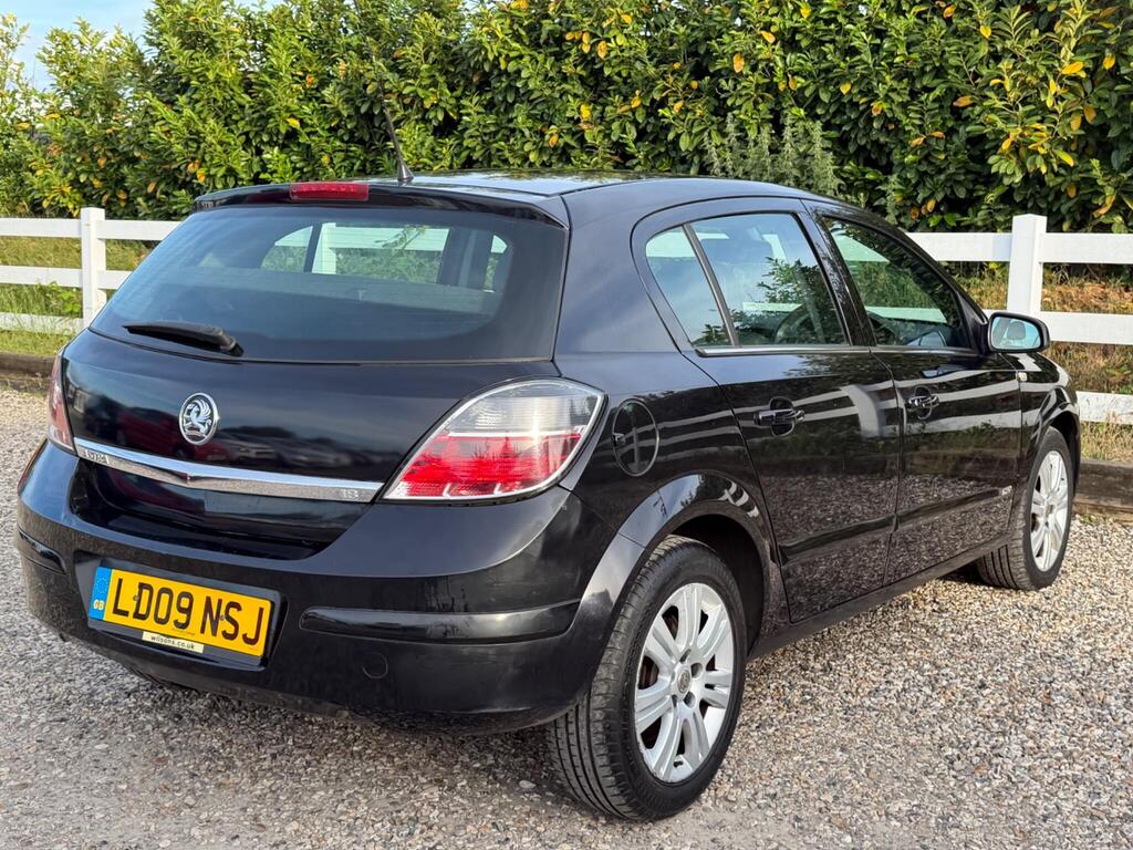 2009 Vauxhall Astra thumbnail 13