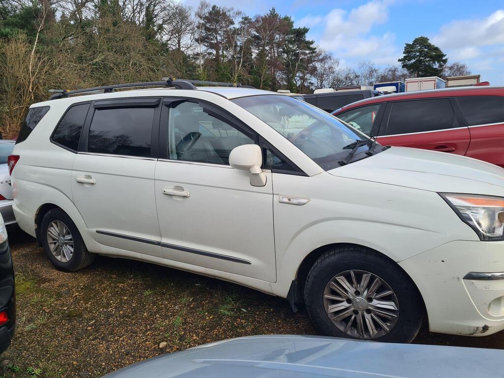 SsangYong Turismo MPV 2.2D EX Euro 6 5dr