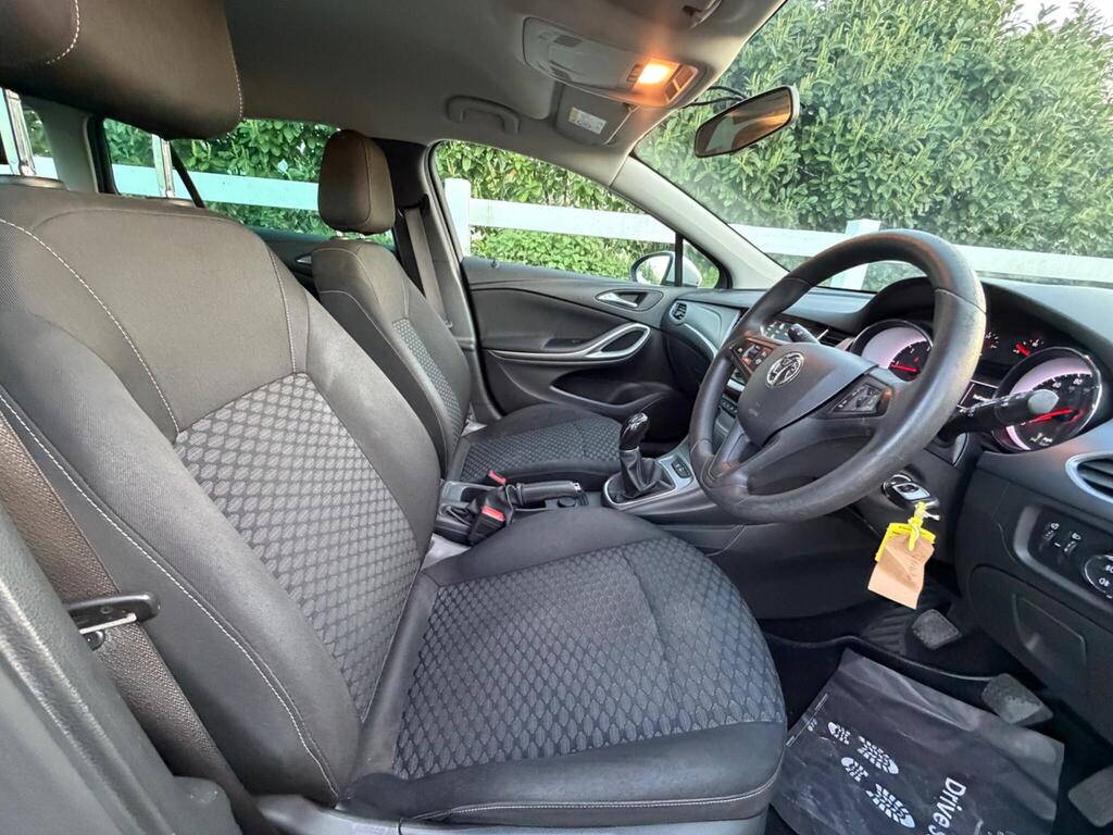 2018 Vauxhall Astra thumbnail 15