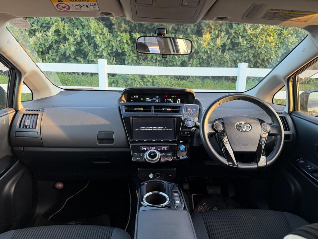 2016 Toyota Prius+ thumbnail 14