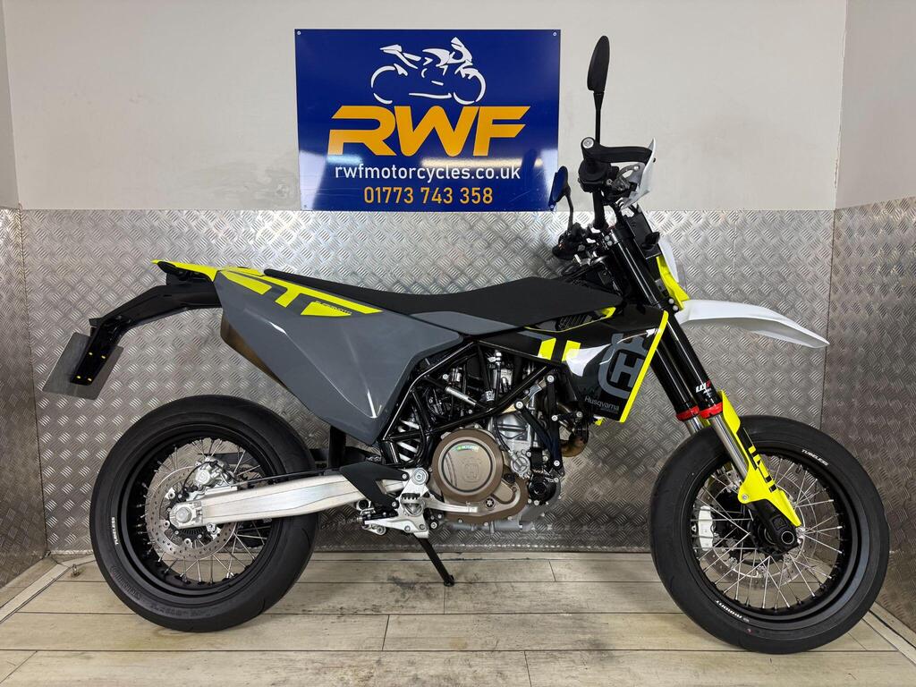 Husqvarna 701 Supermoto