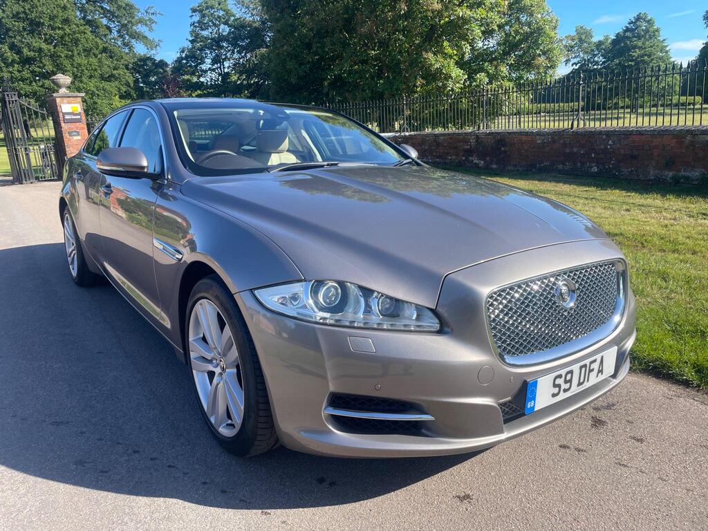 Jaguar XJ