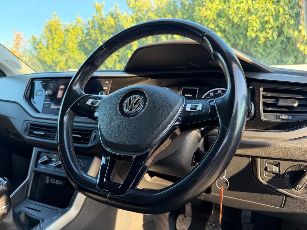 2020 Volkswagen Polo thumbnail 31