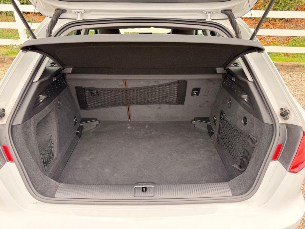 2016 Audi A3 thumbnail 44