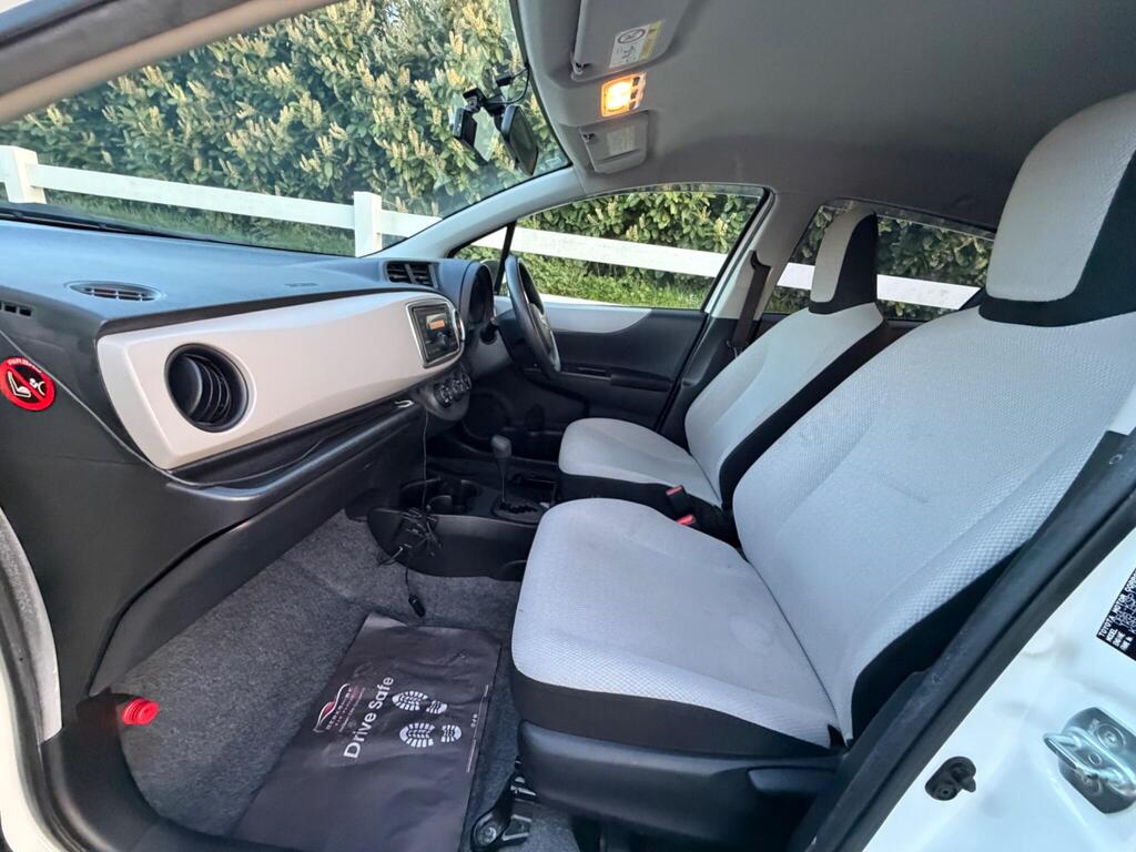 2012 Toyota Yaris thumbnail 26