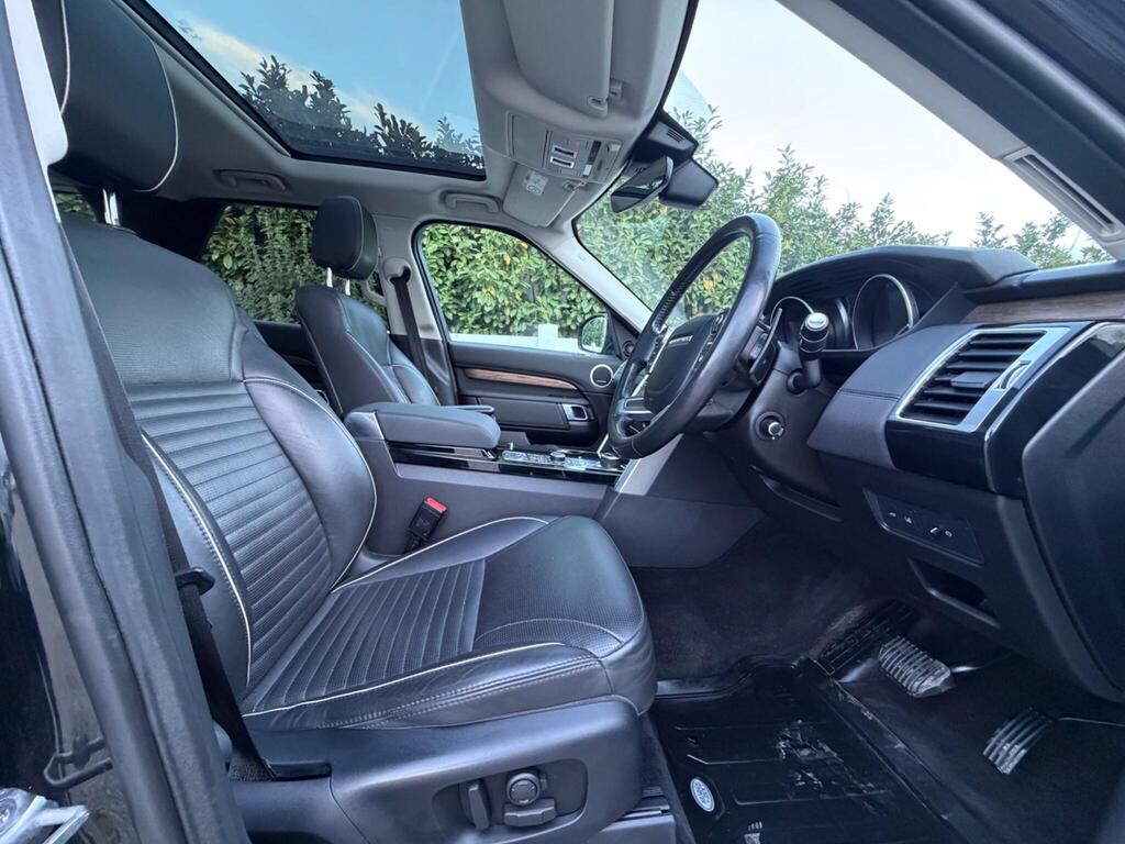 2017 Land Rover Discovery thumbnail 25