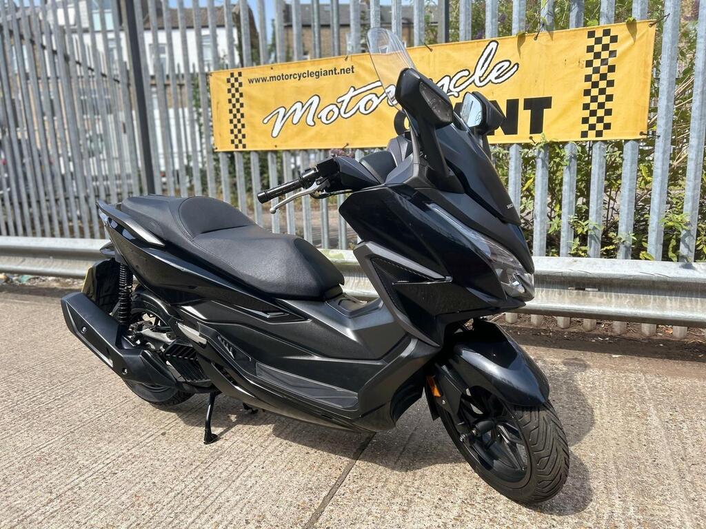 Honda Forza 125