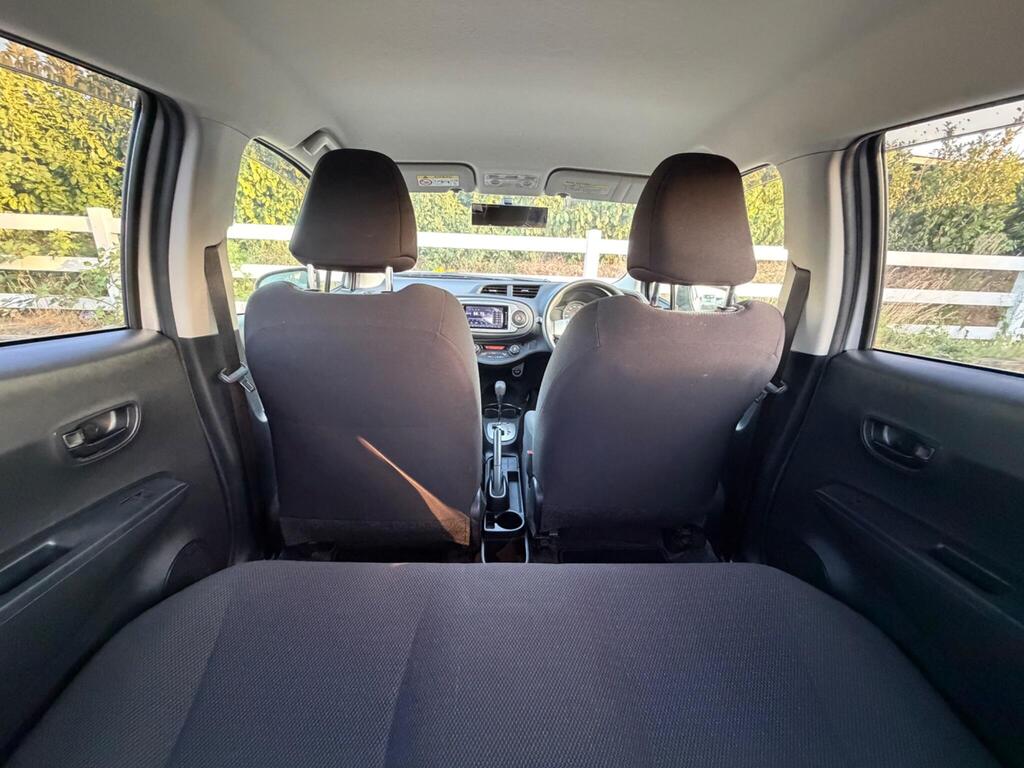 2013 Toyota Yaris thumbnail 21