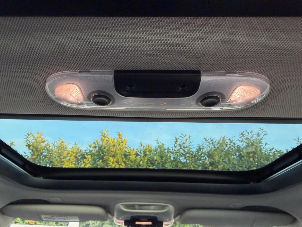 2015 MINI Hatch thumbnail 28
