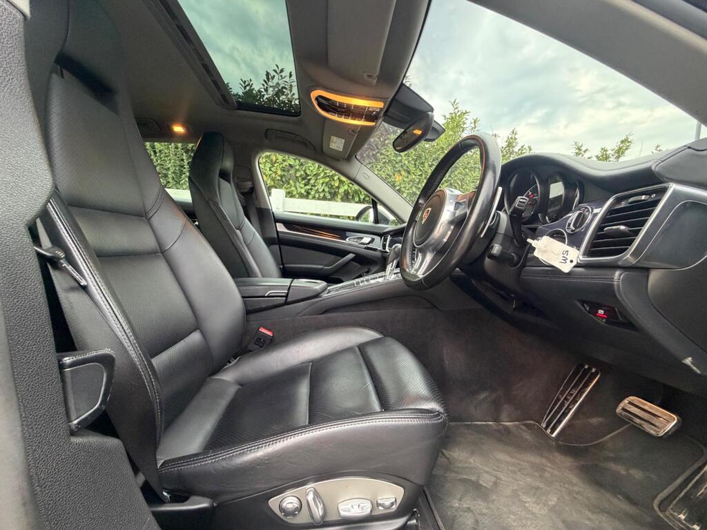 2015 Porsche Panamera thumbnail 24