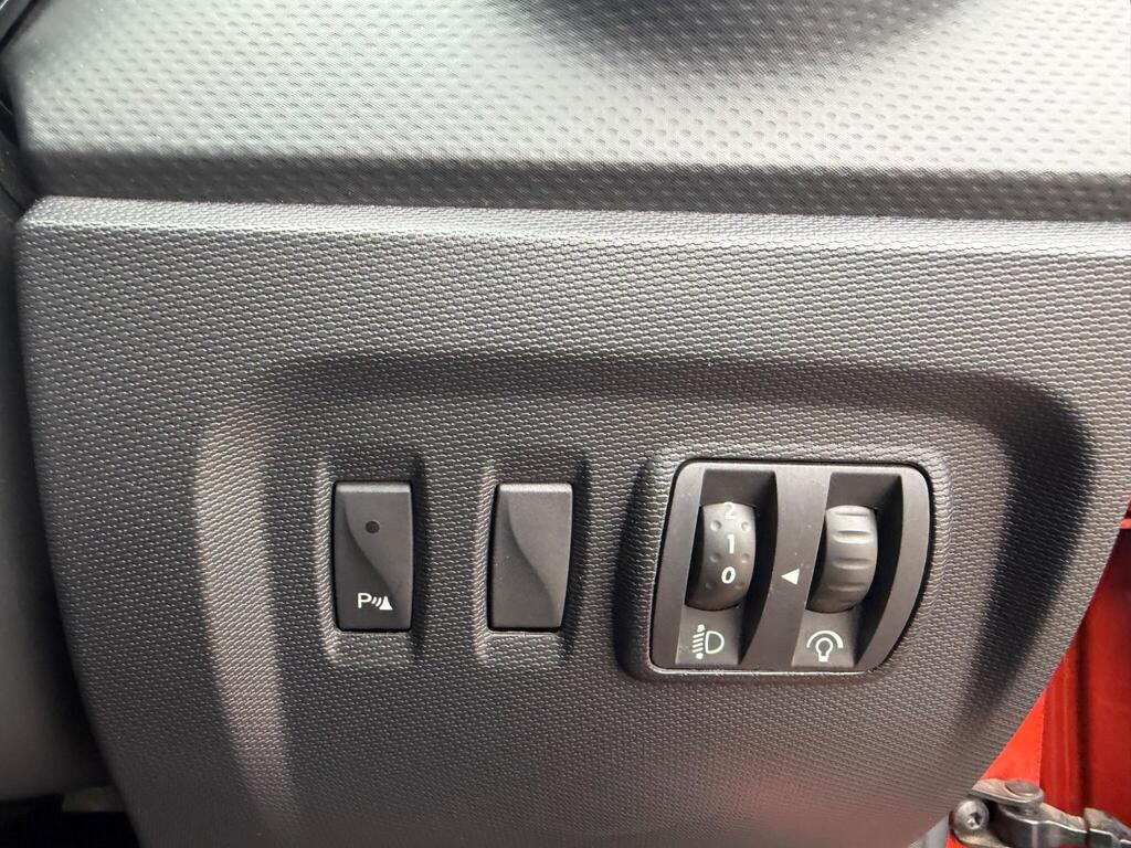 2015 Renault Captur thumbnail 20