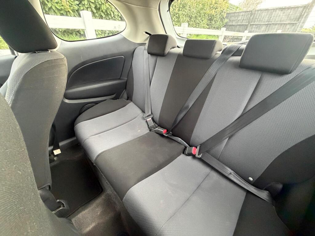 2010 Mazda Mazda2 thumbnail 19