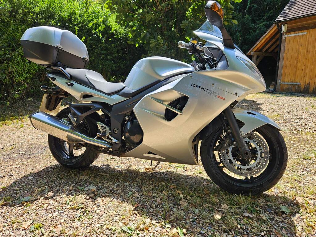 Triumph Sprint GT 1050